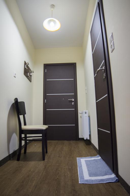 Pella Hotel *