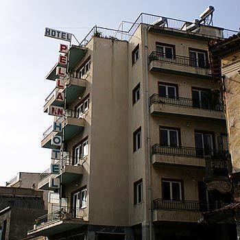 Pella Hotel *