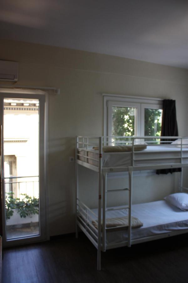 Pella Hotel *